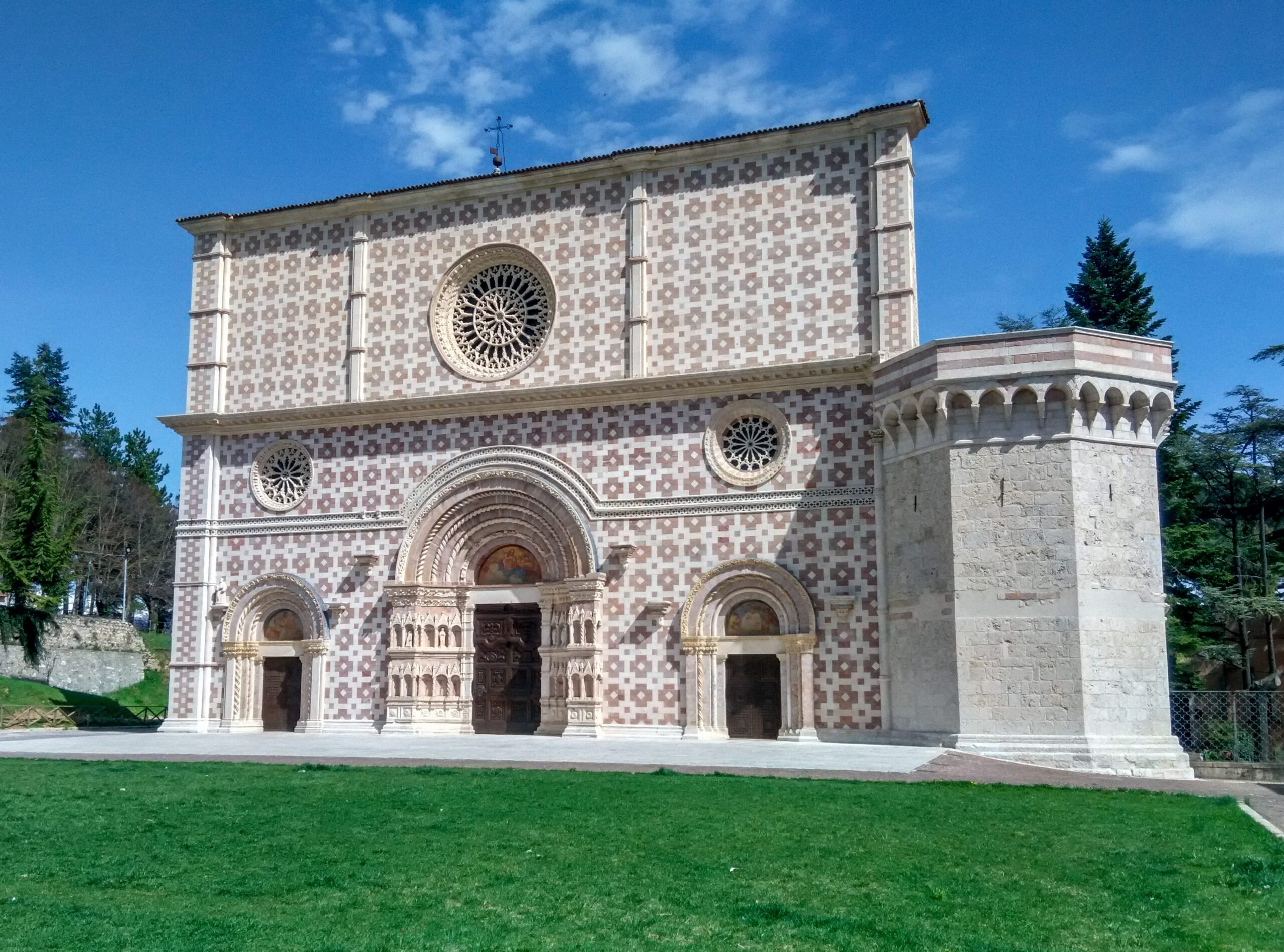 L'Aquila - Basilica di Santa Maria di Collemaggio