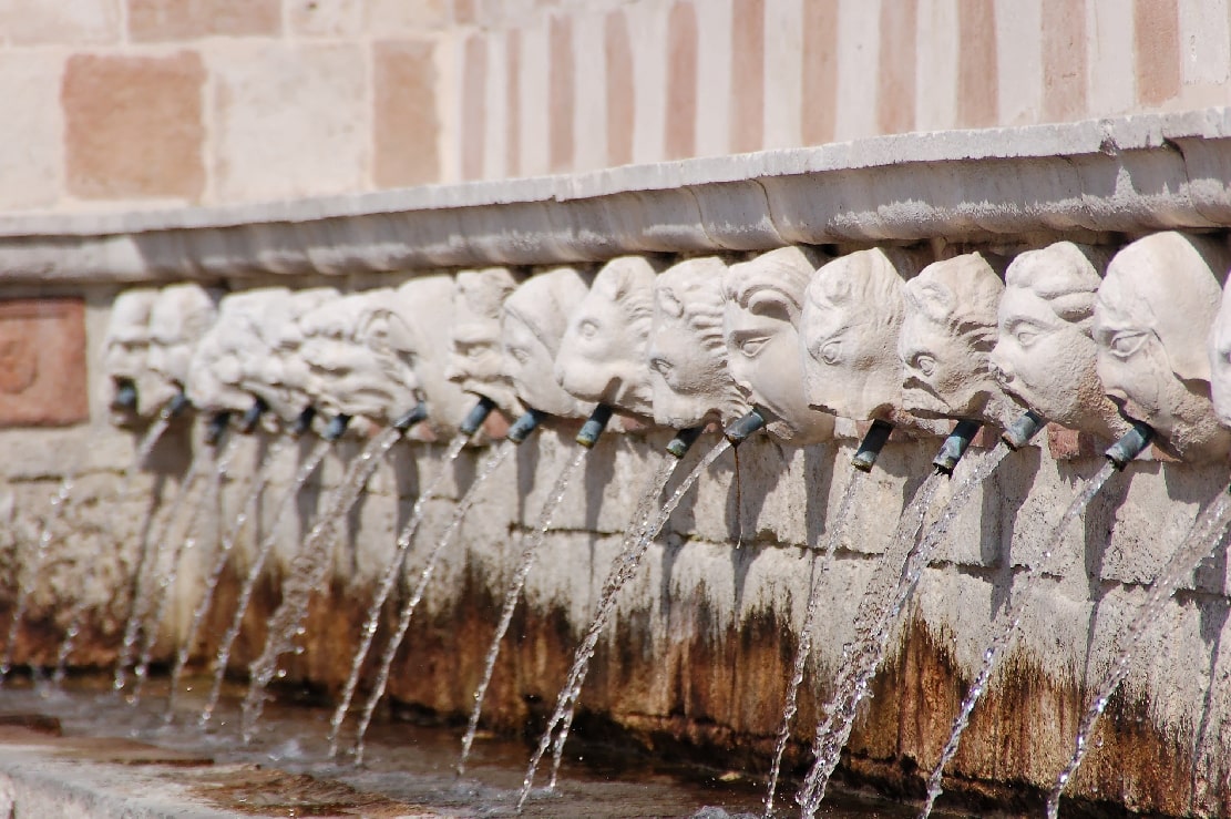 L'Aquila - Fontana delle 99 cannelle